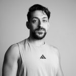 Icon Fitness | άντρας με αθλητικά ρούχα